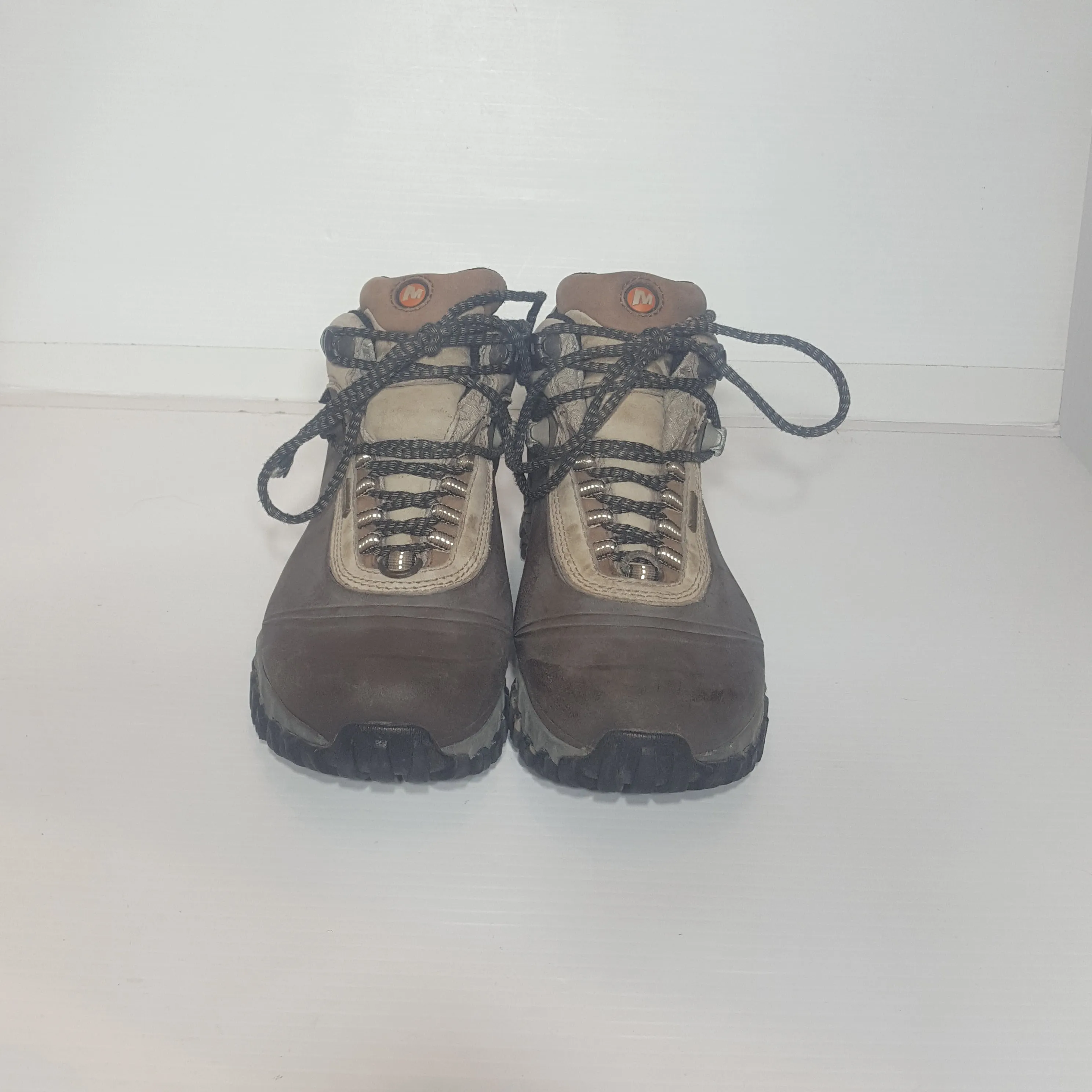 Merrell Womens Waterproof Hiking Boots - Size 6.5 - Pre-owned - EC2N2W