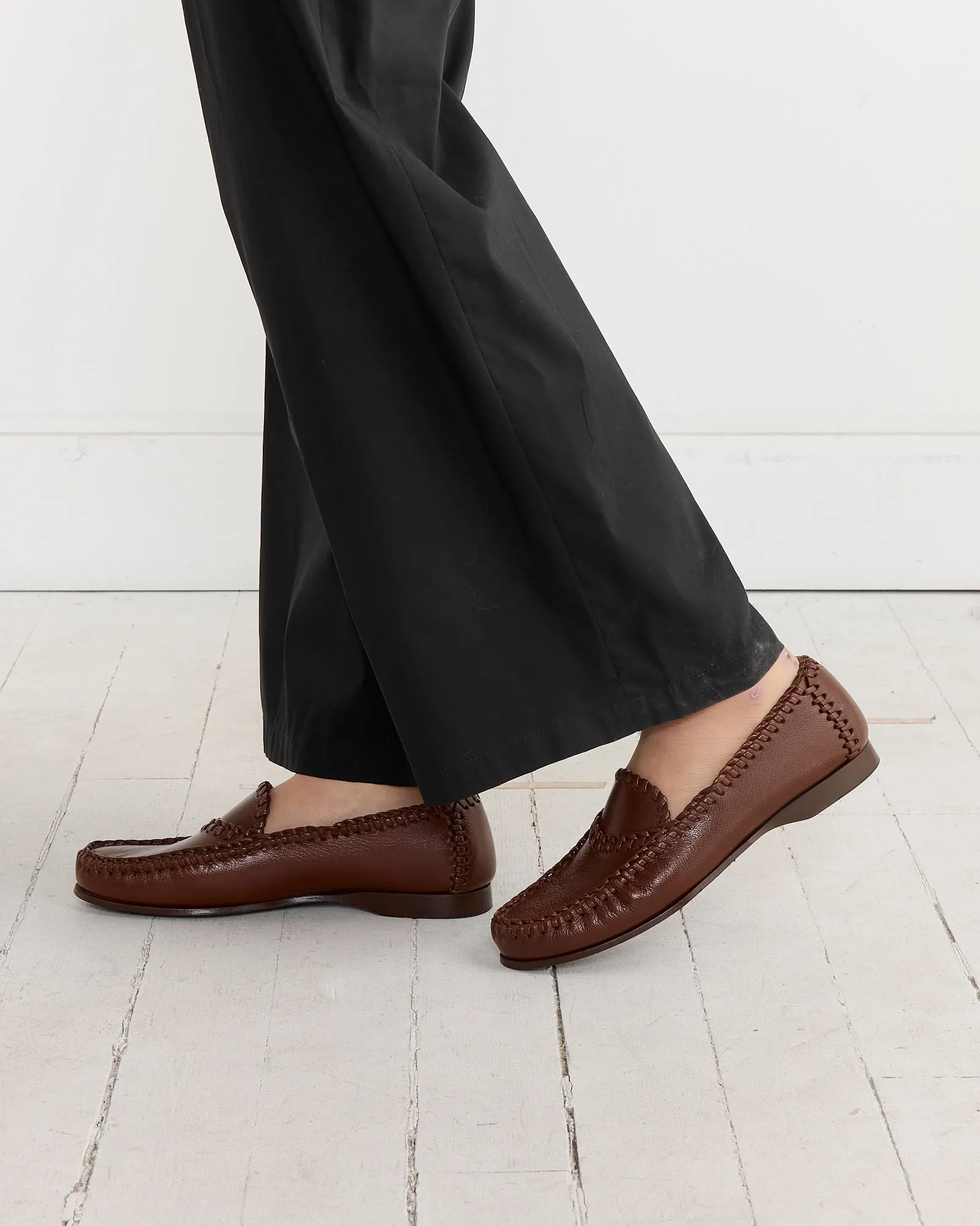 Sastre Supple Shiny Loafer in Chestnut